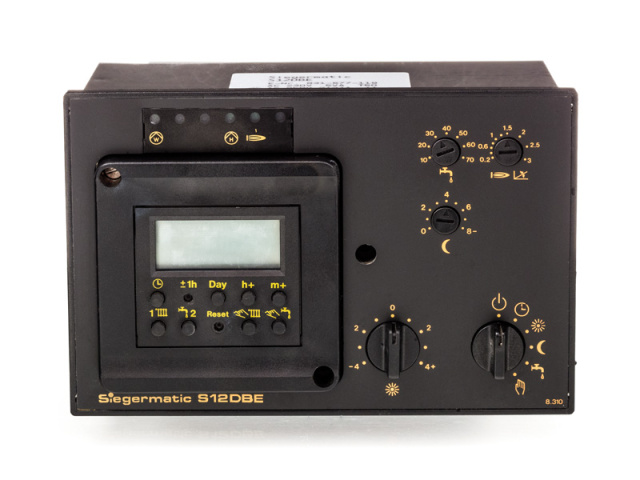 Winnaar Siegermatic S12 DBE met digitale klokenset