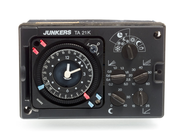 Junkers TA21 K avec horloge analogique