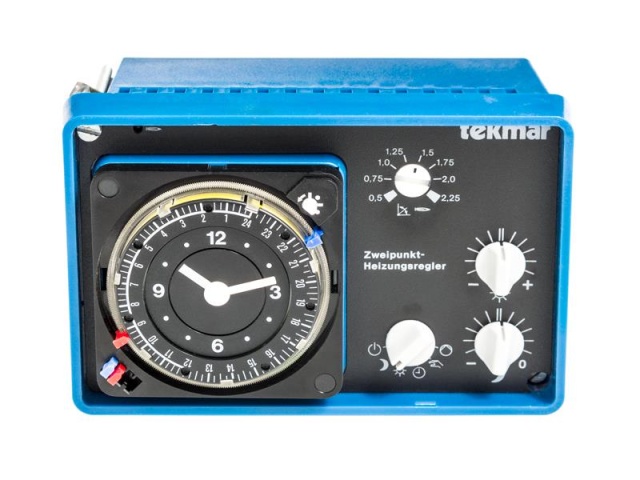 Tekmar 5041..1 Dwupunktowy regulator ogrzewania z zegarem analogowym